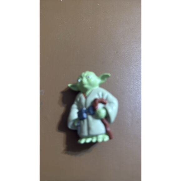 Vintage Kenner Star Wars 1980 Yoda Figure ESB Dark Green Cane Belt - Picture 1 of 5